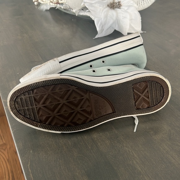 Converse shoes size 8 - Picture 5 of 6